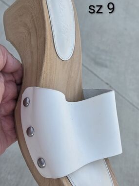 Splendid White Leather Slide Sandal with Wood-Look Platform